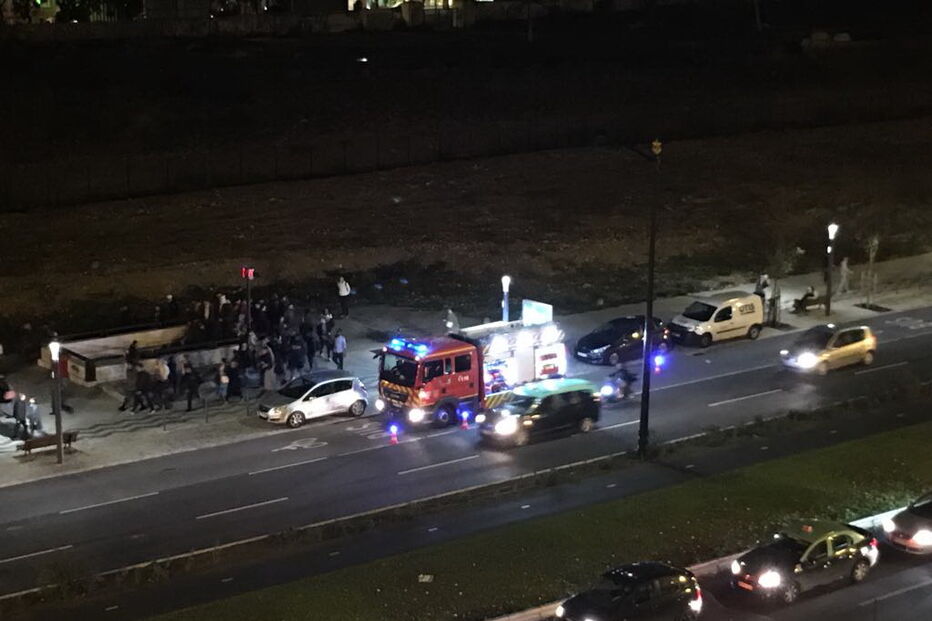 Passadeira de Metro de Entrecampos incendiou-se