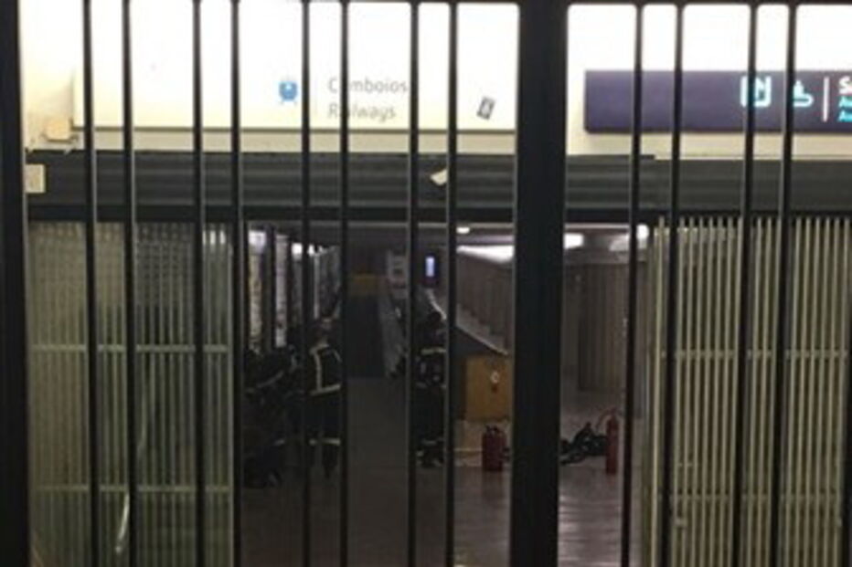 Passadeira de Metro de Entrecampos incendiou-se