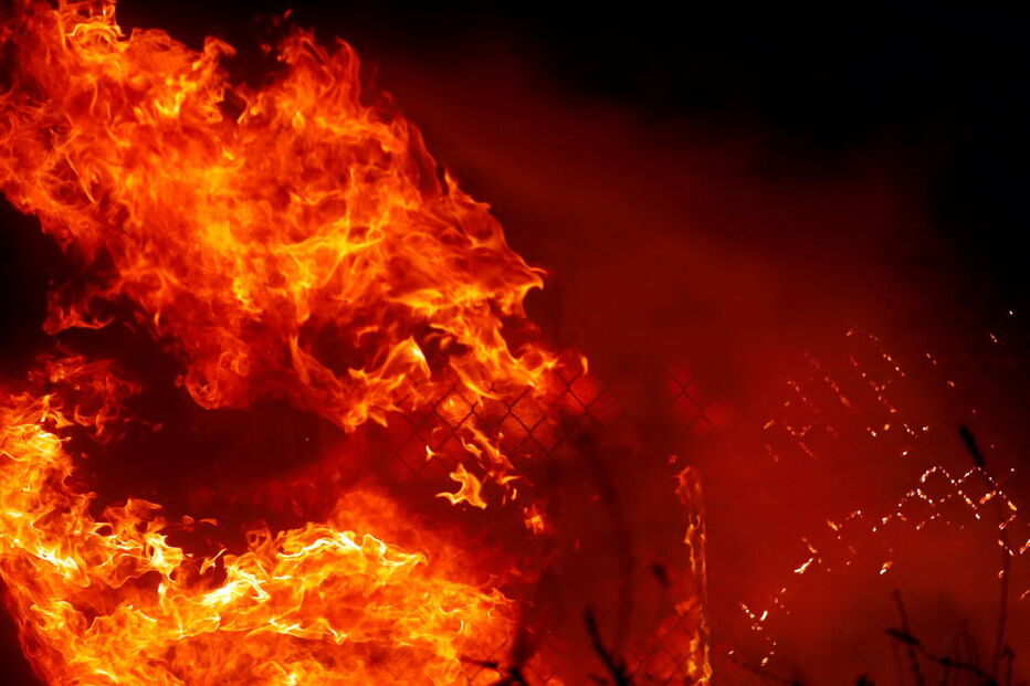 Incêndio fora de controlo está a devastar a Califórnia