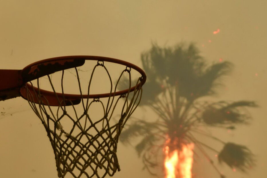 Incêndio fora de controlo está a devastar a Califórnia