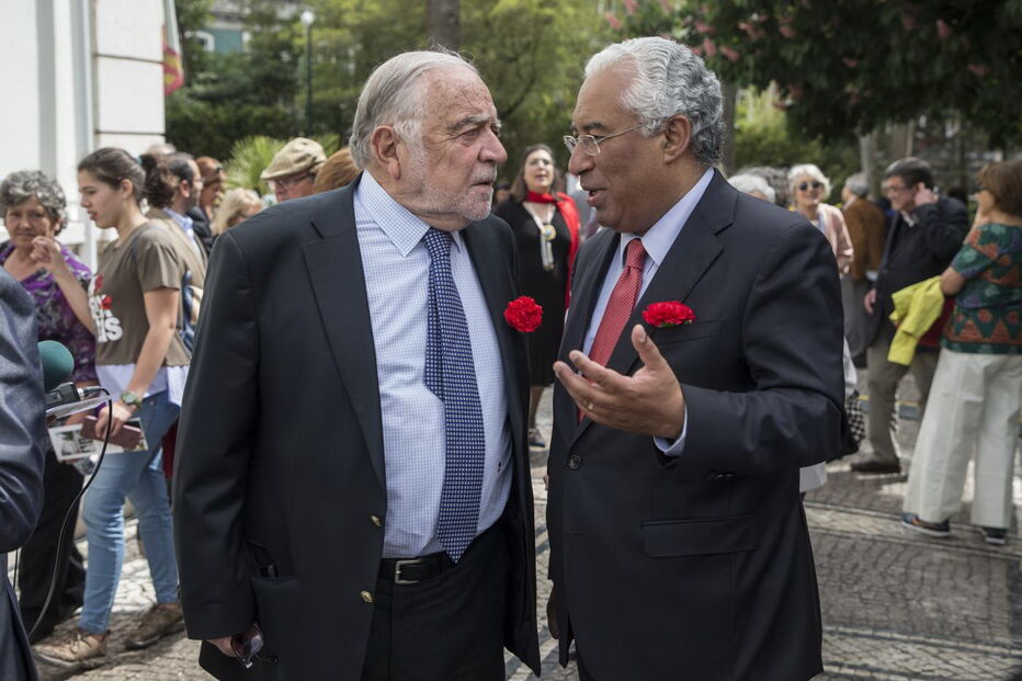 António Costa com Manuel Alegre em 2017
