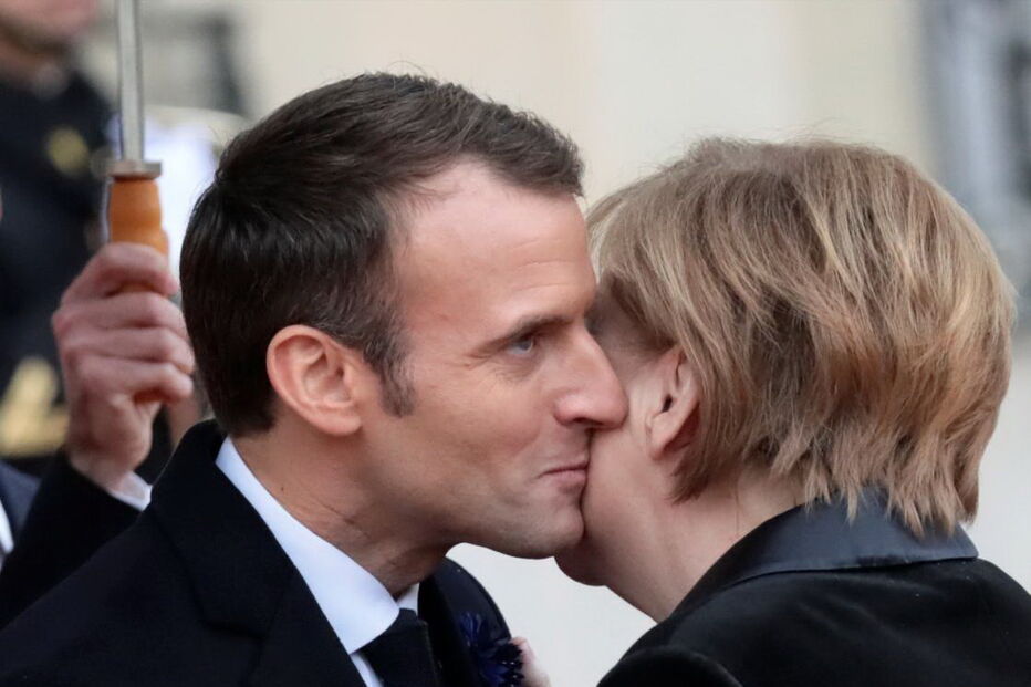 Emmanuel Macron e Angela Merkel