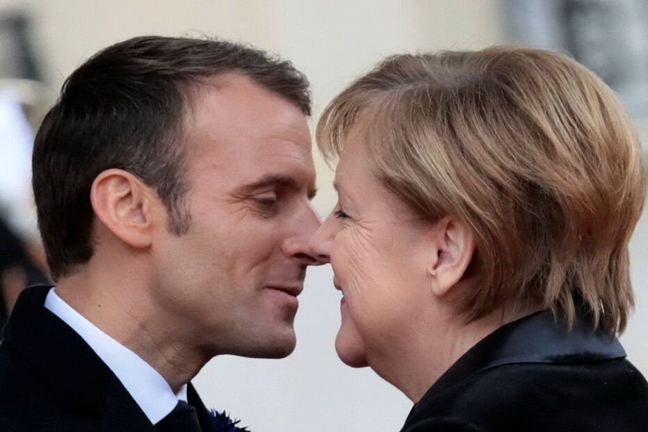Emmanuel Macron e Angela Merkel