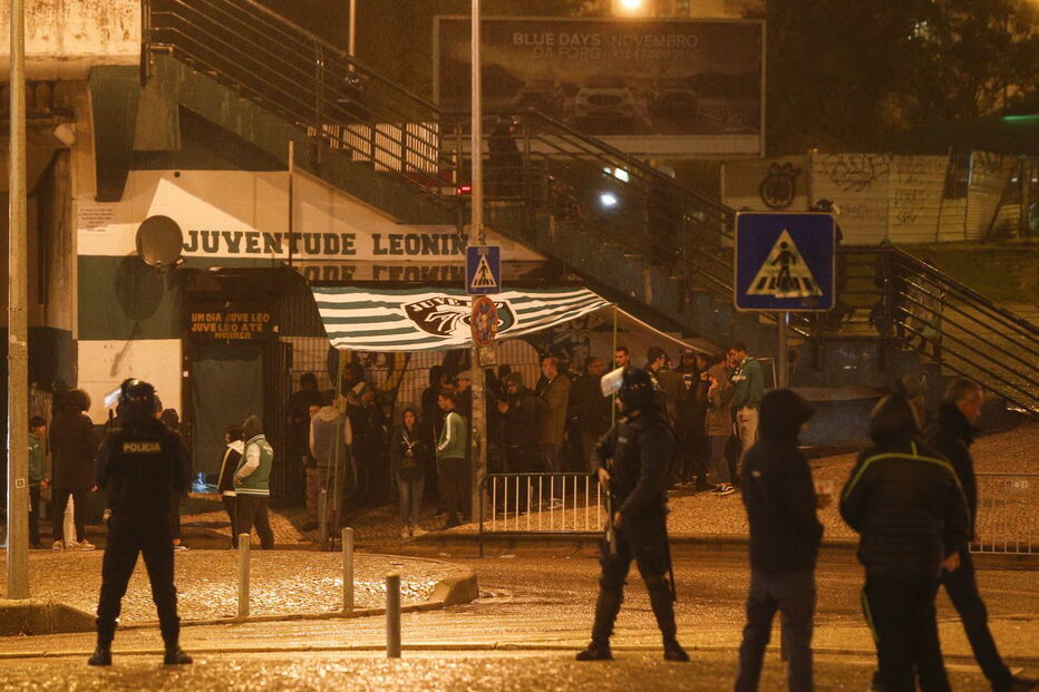 As imagens das buscas à sede da Juve Leo após detenção de Mustafá