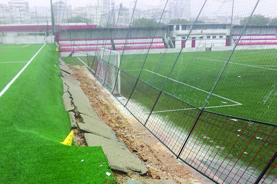 Muro no campo do Futebol Benfica, em Lisboa 