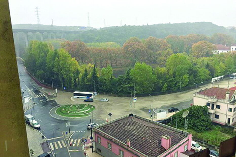 Rotunda em Belas, Sintra, ficou submersa 