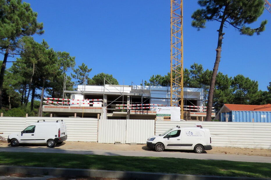 Fotos de arquivo do processo de obras da nova moradia de Rui Vitória, na Herdade da Aroeira