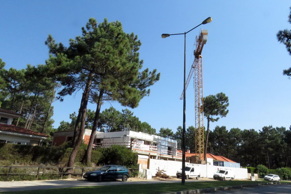 Fotos de arquivo do processo de obras da nova moradia de Rui Vitória, na Herdade da Aroeira