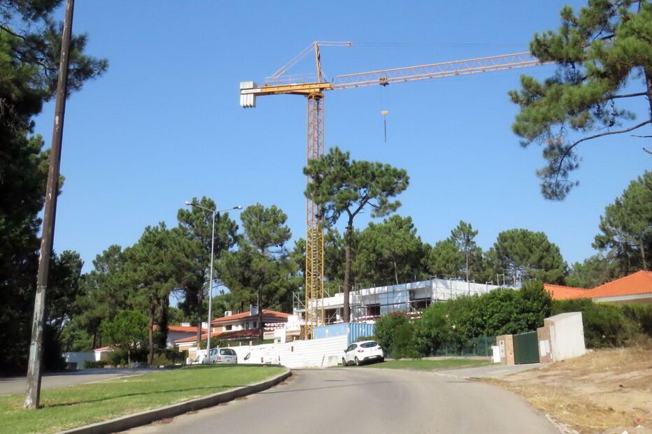 Fotos de arquivo do processo de obras da nova moradia de Rui Vitória, na Herdade da Aroeira