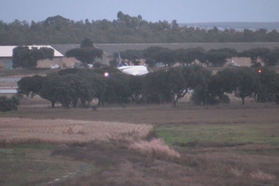 2018-11-12_12_03_49 Problemas nos eixos de controlo estarão na origem da emergência do avião da Air Astana.jpg