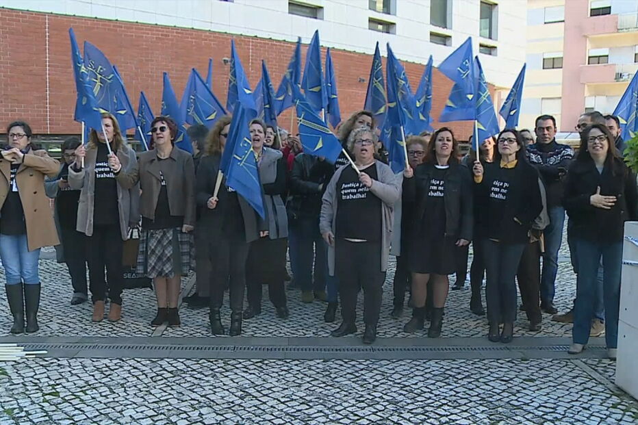 Protesto funcionários judiciais à porta do Tribunal do Barreiro