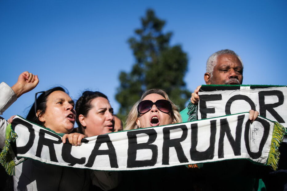 As imagens das imediações do Tribunal do Barreiro antes do interrogatório a Bruno de Carvalho e Mustafá