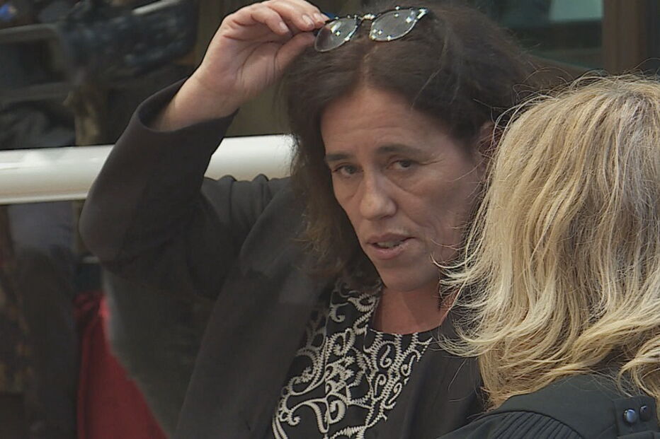 Rosa Cruz, Serena, França