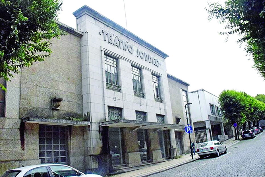 Teatro Jordão está encerrado desde 1993 e deverá agora ser requalificado 