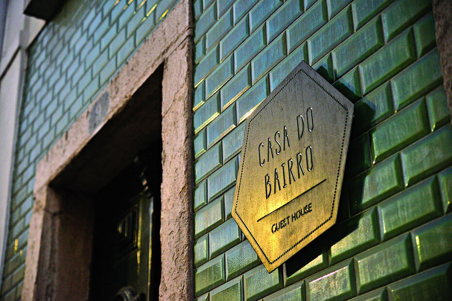 A Casa do Bairro está localizada num prédio centenário, agora transformado em Guest House