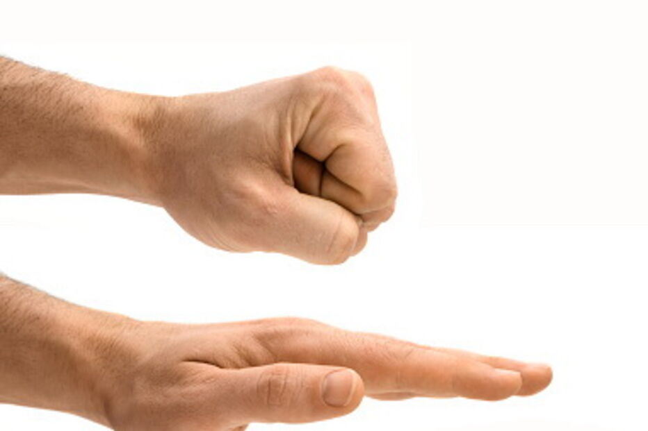 Árbitro é suspenso por improvisar 