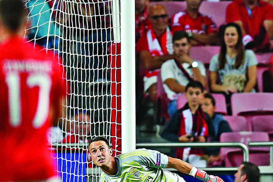 Odysseas Vlachodimos aproveitou a Liga dos Campeões para brilhar 