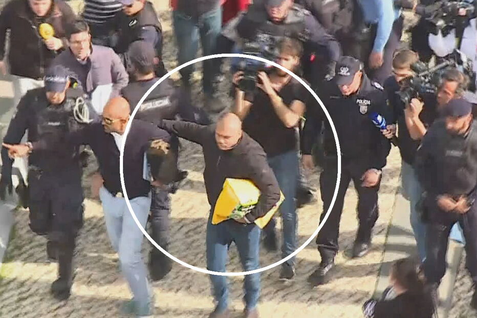 Mustafá no momento em que sai em liberdade do Tribunal do Barreiro	