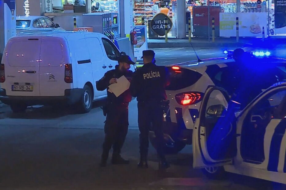 Homem imola-se pelo fogo em bomba de gasolina de Lisboa