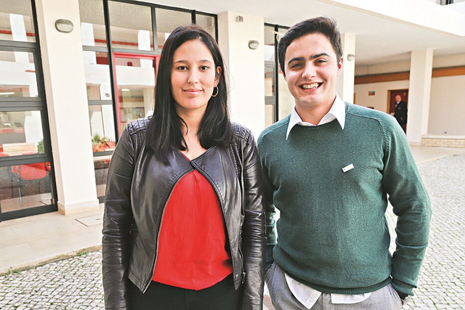 Carla Brito e Rodrigo Soares são dois dos estudantes da Universidade do Algarve que recebem bolsas de estudo  