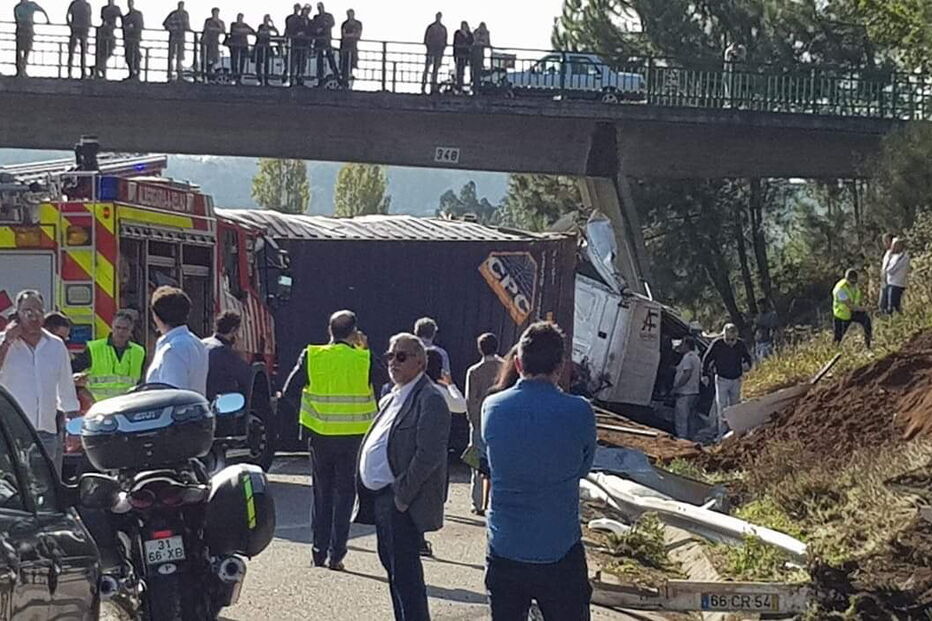 Acidente com camião na A1, em Aveiro