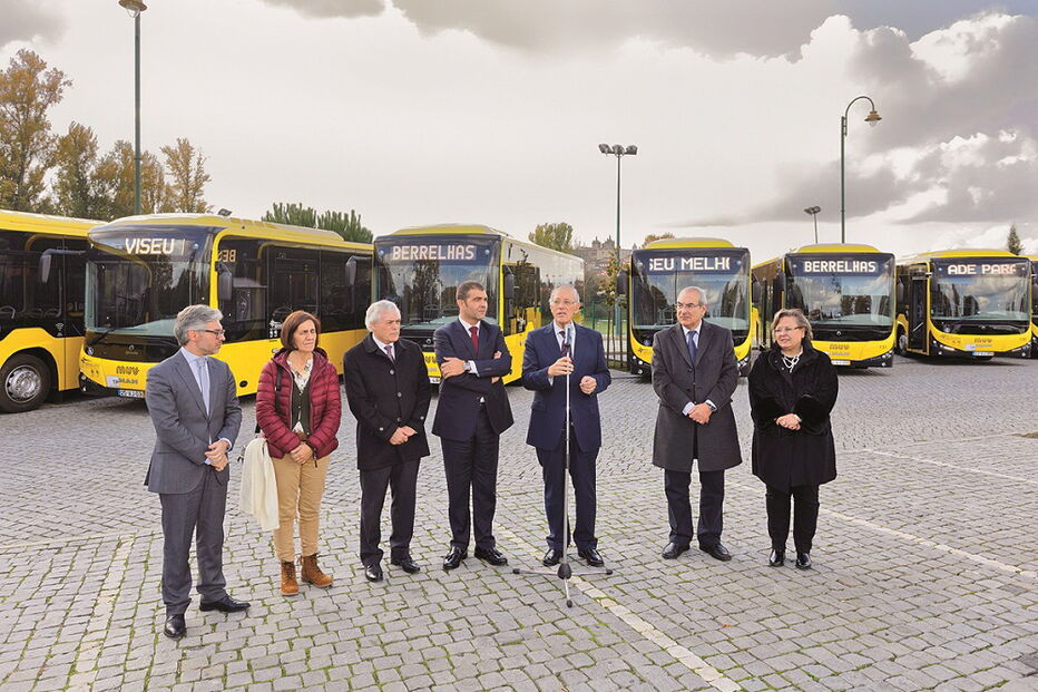 População de Viseu vai ser servida por 24 novos autocarros. Autarquia apresentou os veículos de passageiros
