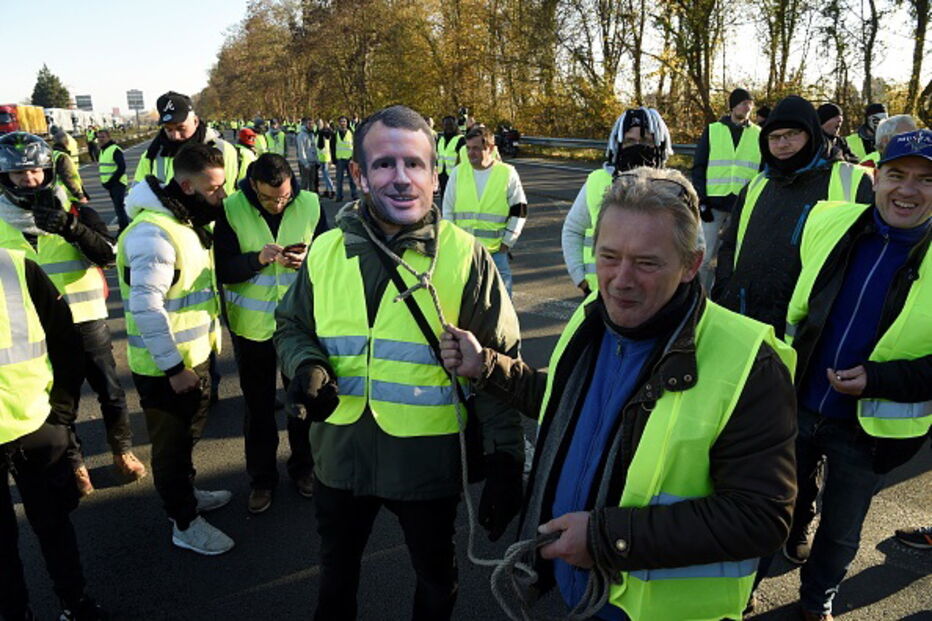 Manifestantes coletes amarelos 