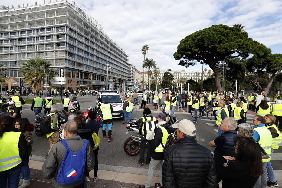 Protestos em França lançam o caos no país