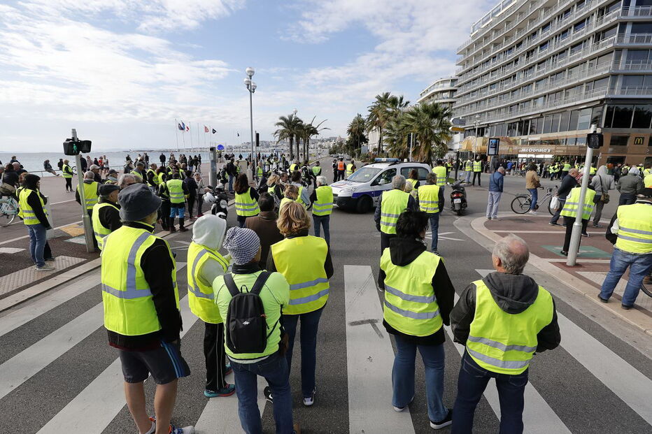 Protestos em França lançam o caos no país