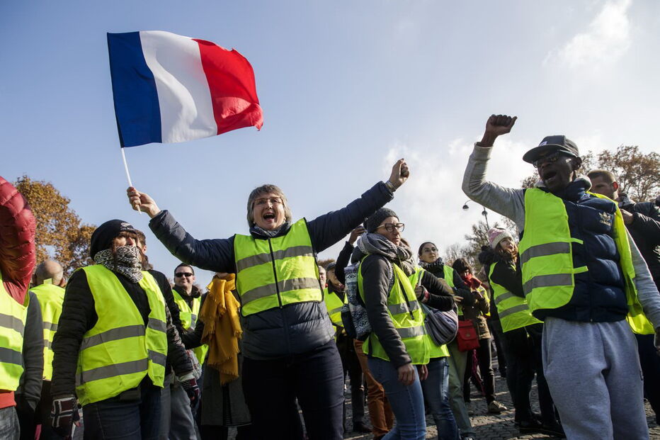 Protestos em França lançam o caos no país