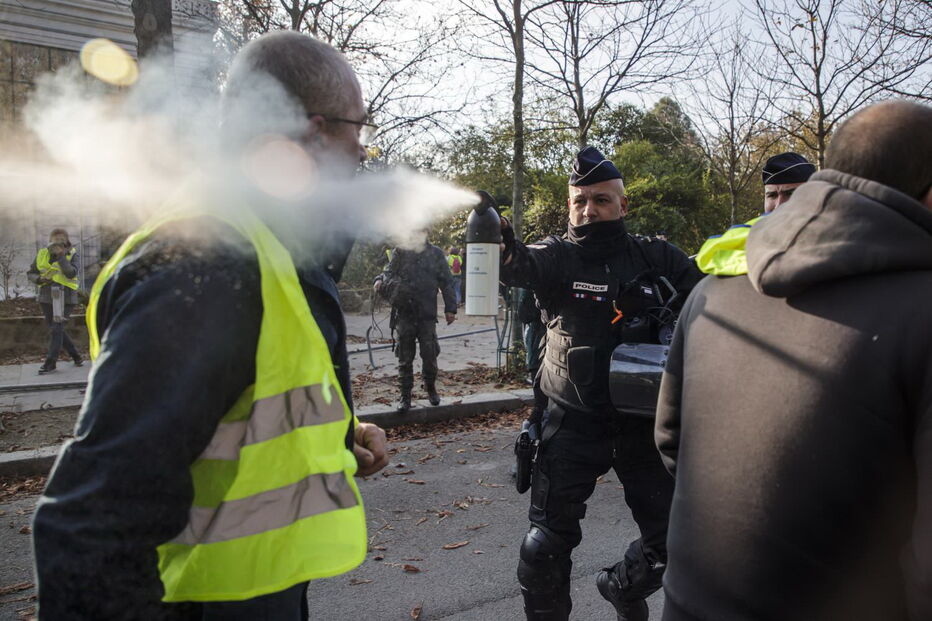 Protestos em França lançam o caos no país