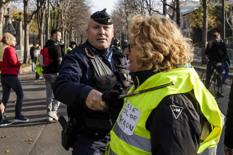 Protestos em França lançam o caos no país