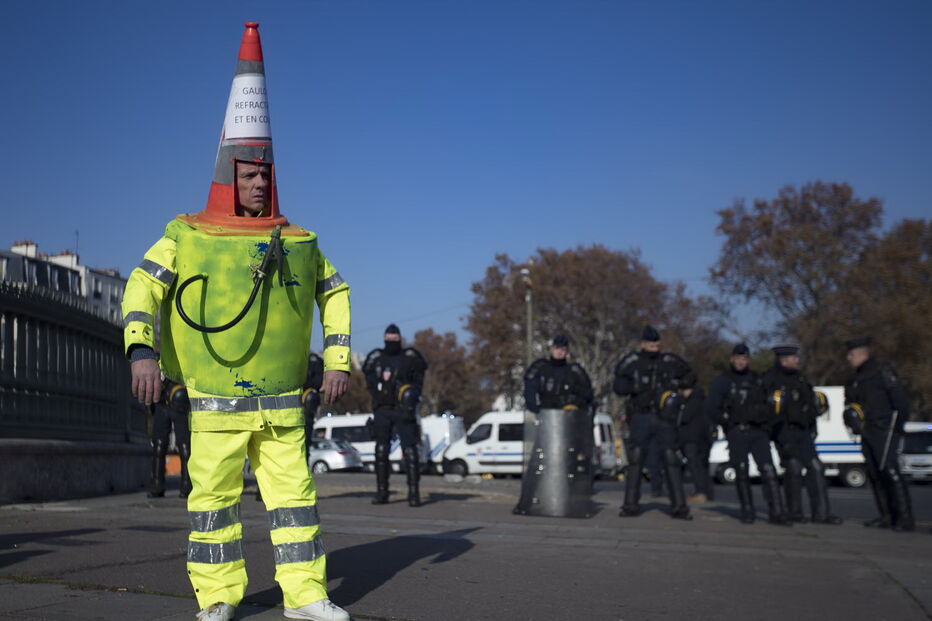 Protestos em França lançam o caos no país