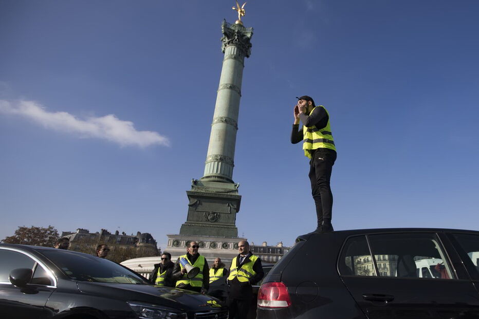 Protestos em França lançam o caos no país