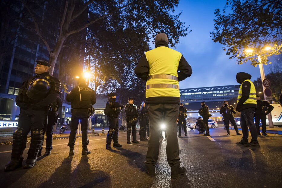 Protestos em França lançam o caos no país