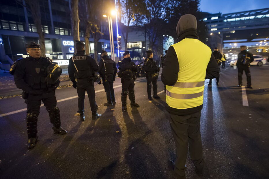 Protestos em França lançam o caos no país