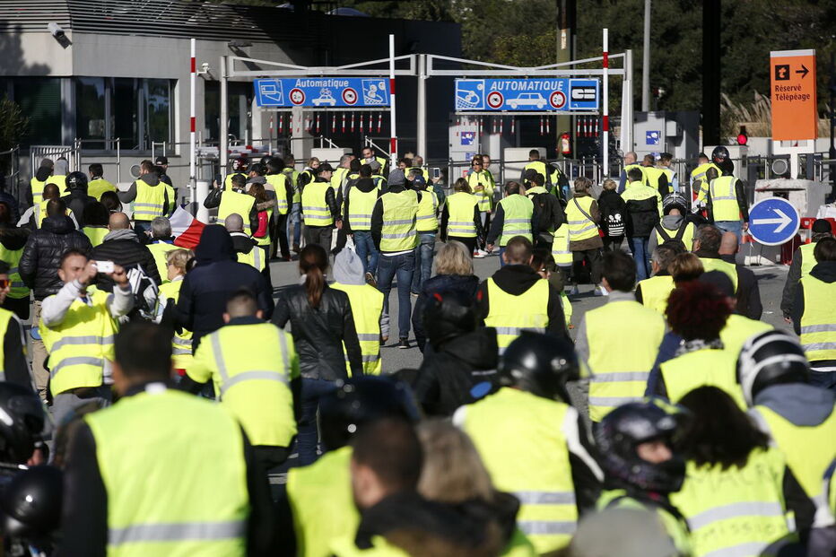 Protestos em França lançam o caos no país