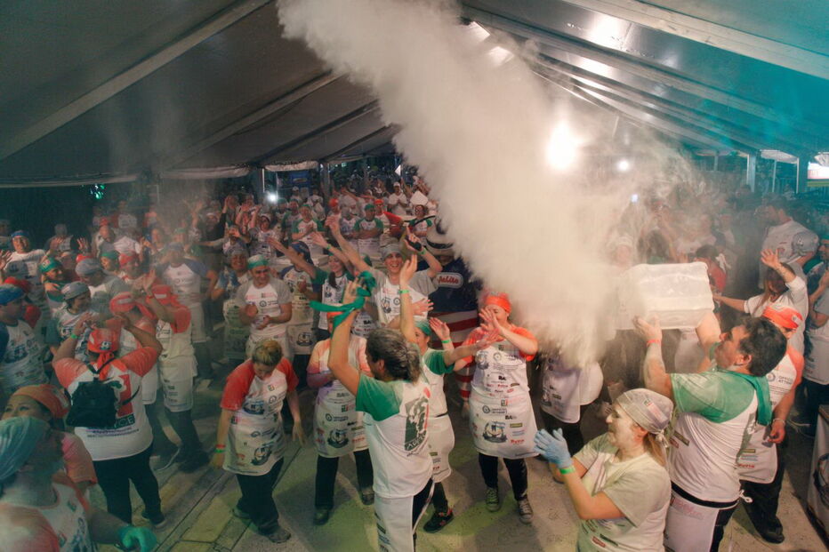 Argentinos entram no Guiness com recorde de pizzas e empanadas