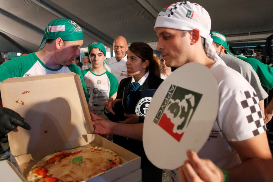 Argentinos entram no Guiness com recorde de pizzas e empanadas