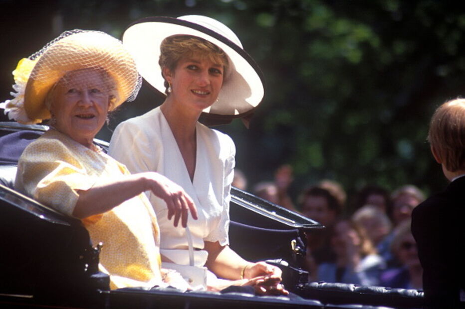 A princesa Diana com a Rainha Mãe