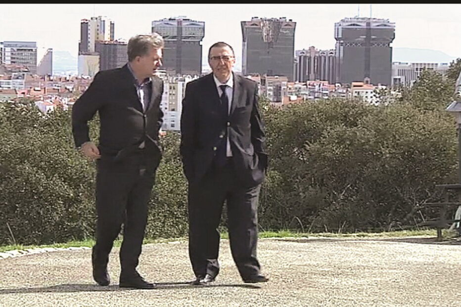 O jornalista José Ramos e Ramos com o juiz do Tribunal Central de Instrução Criminal, Carlos Alexandre