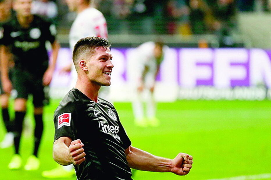 Krovinovic volta a ser opção na Luz