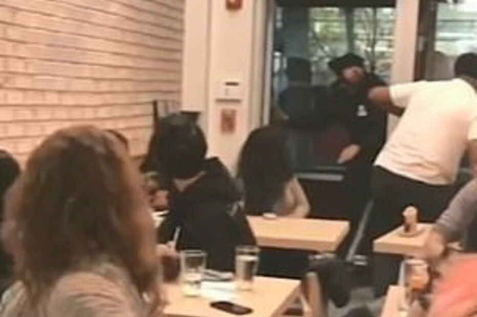 Ataque simulado em Filadélfia deixa clientes de restaurante em pânico