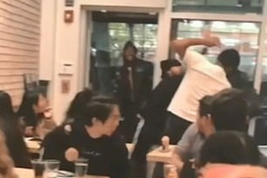 Ataque simulado em Filadélfia deixa clientes de restaurante em pânico