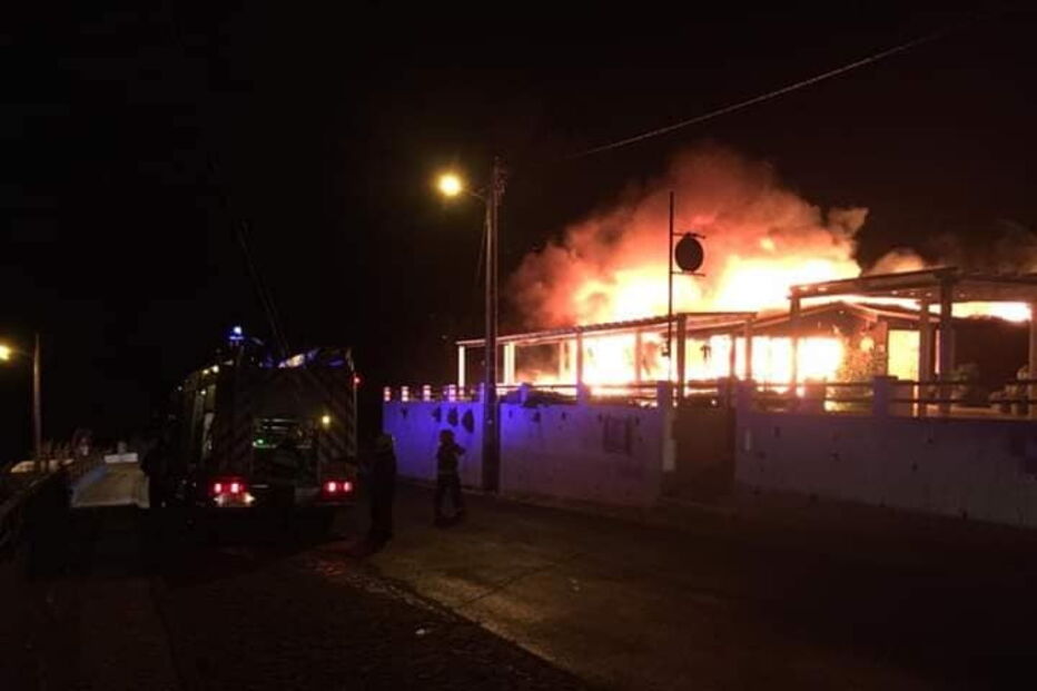 Restaurante 'Golfinho destruído por incêndio na Ericeira