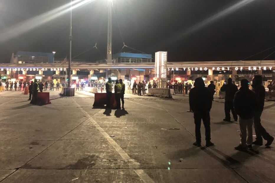 Estados Unidos encerram porto de San Ysidro para bloquear acesso a migrantes
