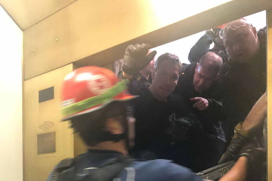 Elevador cai 84 andares e pessoas escapam por pouco
