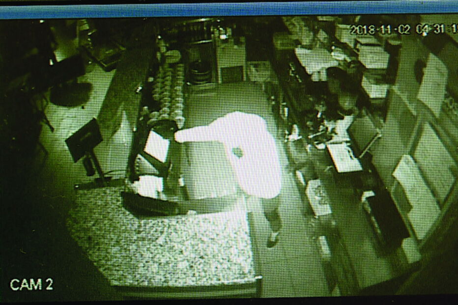 Ladrões tinham como alvo cafés e pastelarias, mas também ourivesarias 