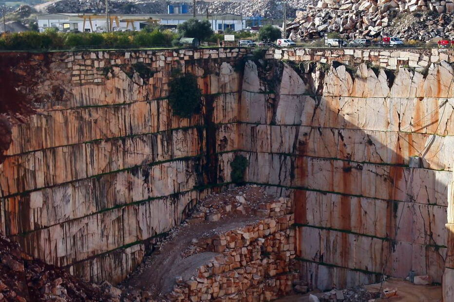 Imagens aéreas mostram tamanho da pedreira de Borba