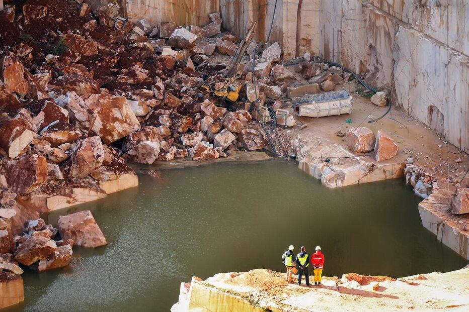 Imagens aéreas mostram tamanho da pedreira de Borba